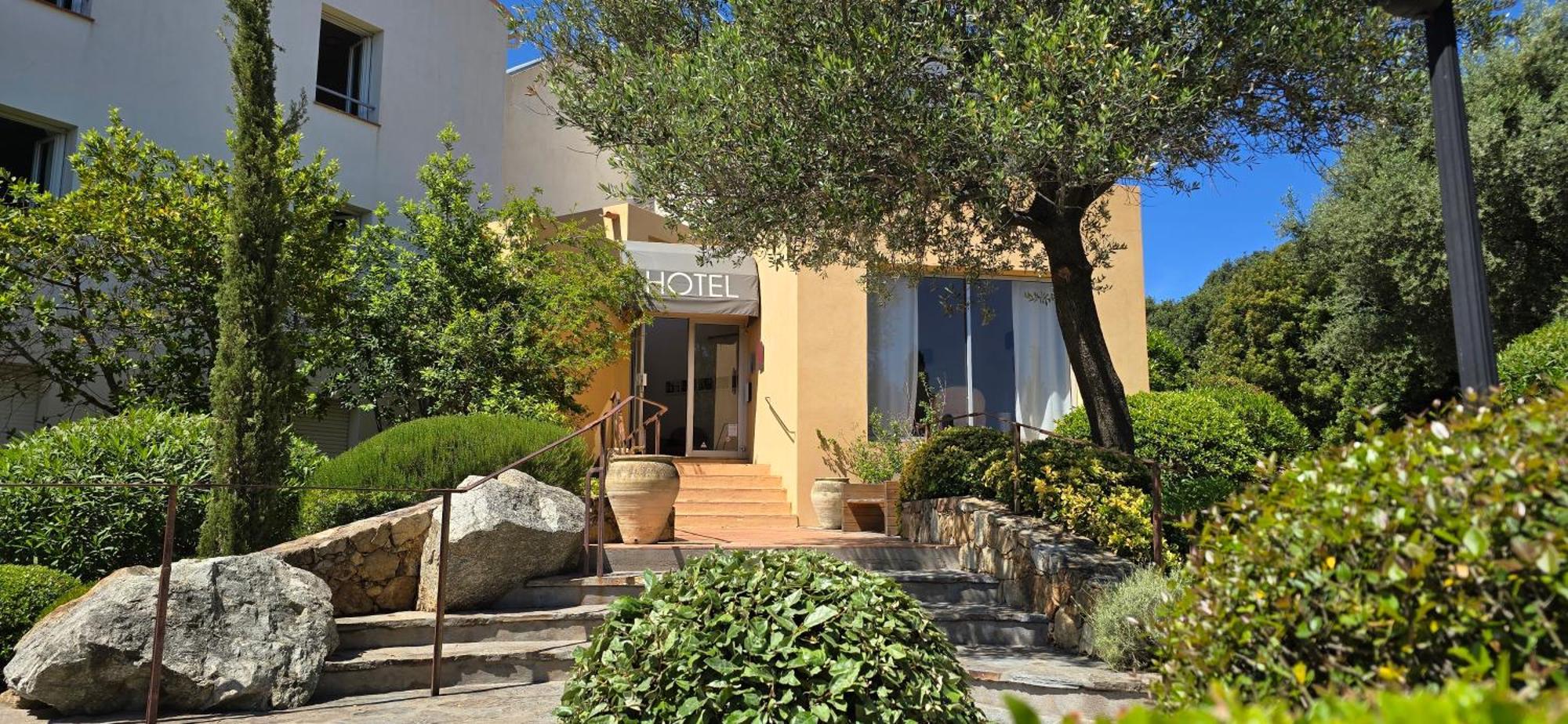 Hotel Cala Di L'Oru เอลเลอรูซ ภายนอก รูปภาพ